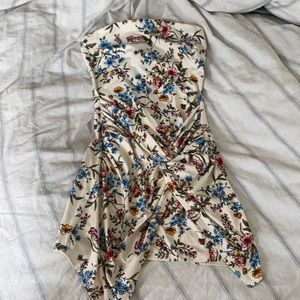 Super Cute Strapless Dress With Flower Designs